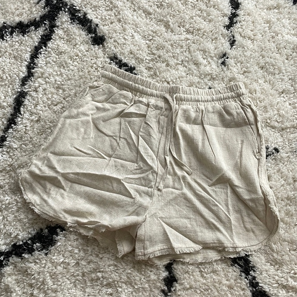 Pink Lilly shorts never worn